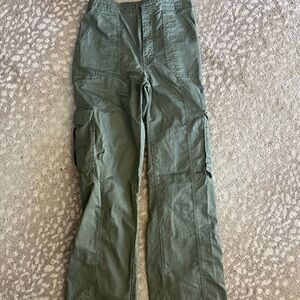 Woman’s Abercombie  Green Cargo Pants